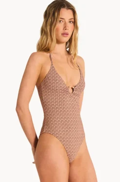 Alisande Irena One Piece