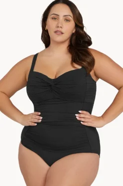 Aria Botticelli One Piece