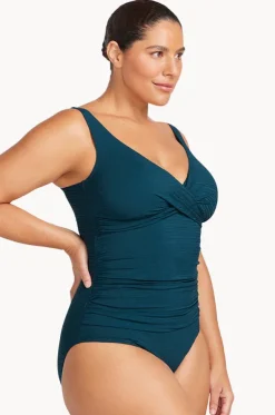 Aria Delacroix One Piece