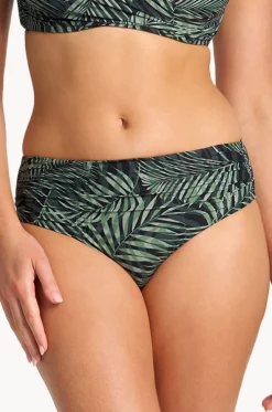 Lombok Ruched Mid Rise Pant